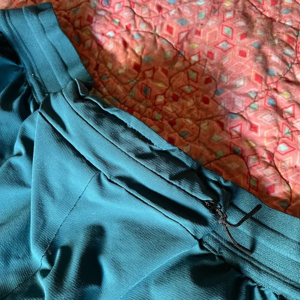 Teal Rabbit Women's Running Shorts -- Size L - Picture 4 of 6